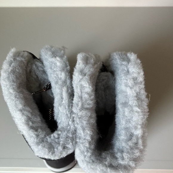 BearPaw Desdemona Black Winter Boots Size 8 NEW - Picture 7 of 11